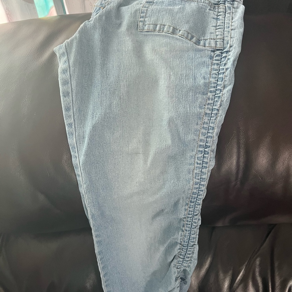 Angels Capris - Picture 6 of 6